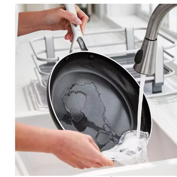 Oxo Black Skillet with Silver Handle 9.5 in/24 cm Frying Pan - Picture 9 of 12